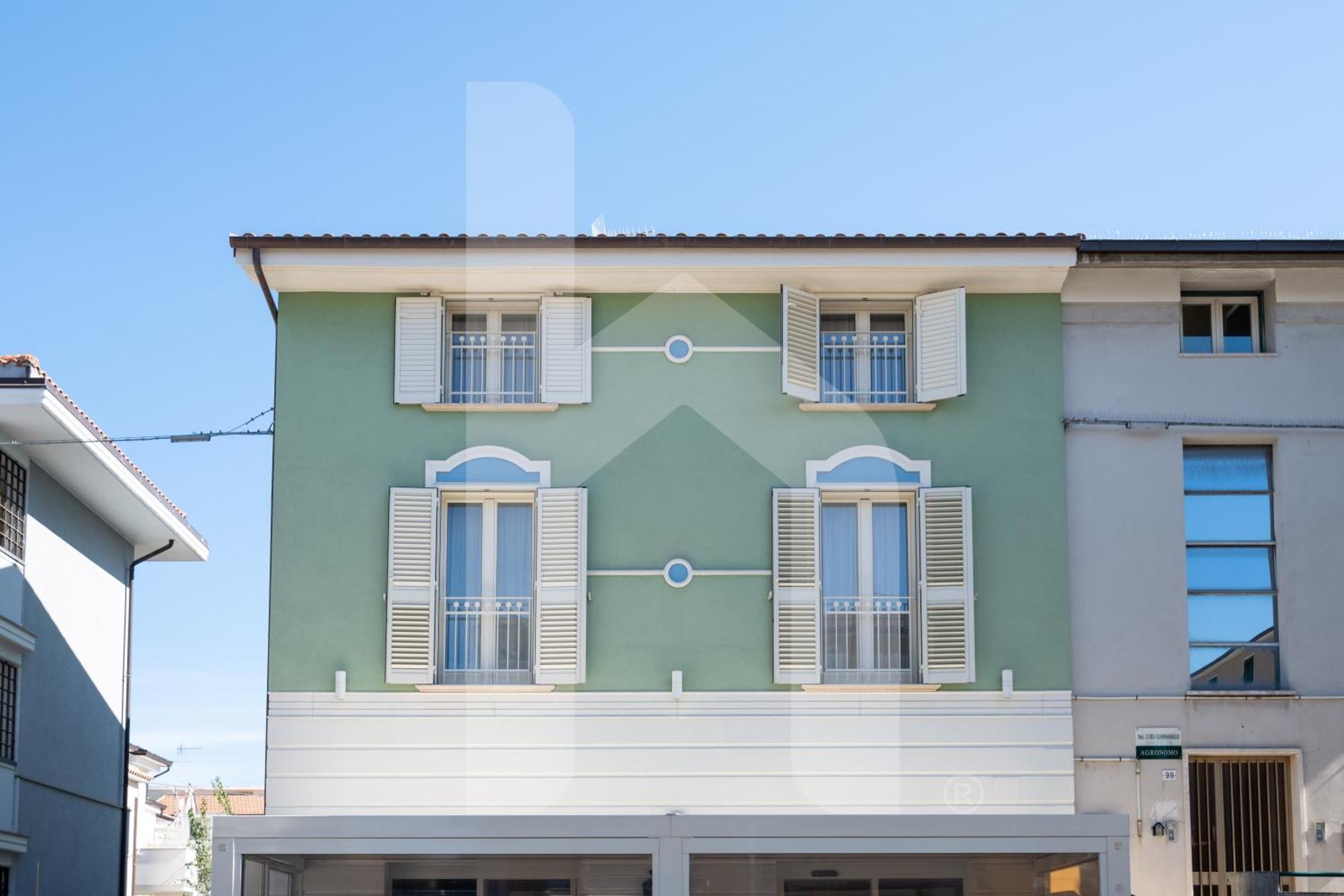 皮内托Homiday - Residenza D'Annunzio公寓 外观 照片